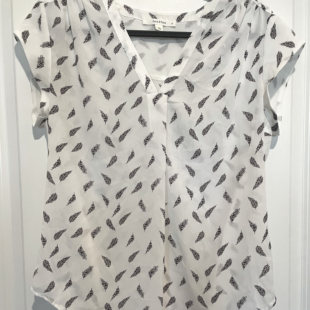 White Patterned Blouse T-Shirt